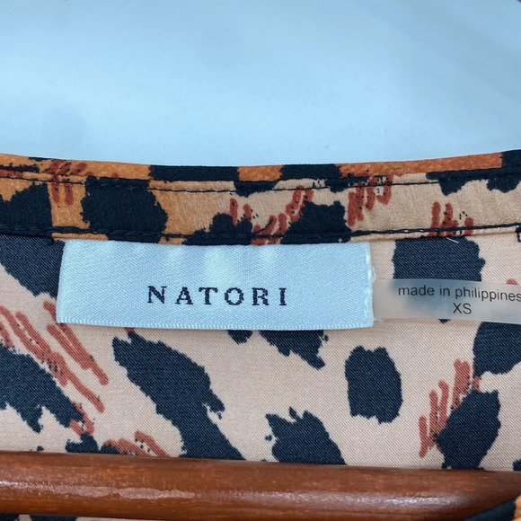 Natori Wild Cheetah PJ Top Womens Sz XS Brown Black Oversized Animal Print Loose - Picture 6 of 11